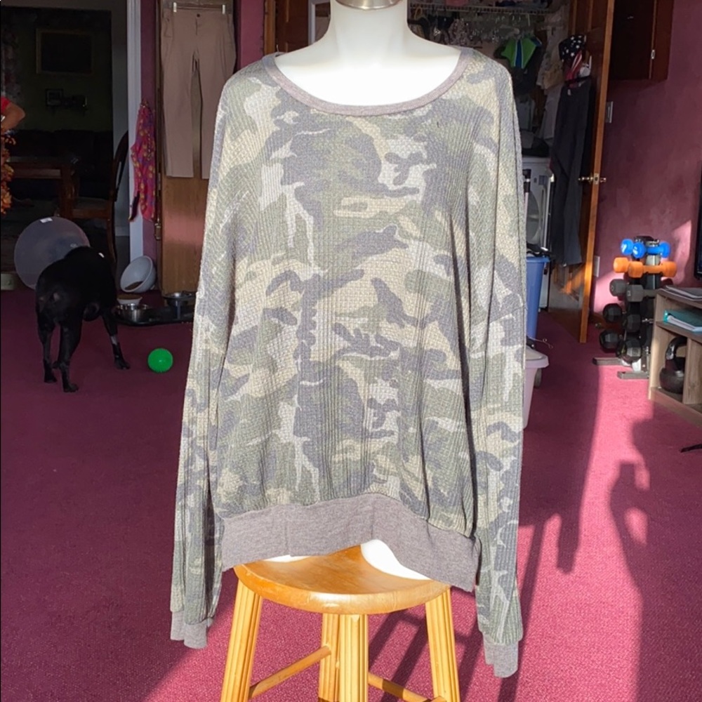 Oversized waffle Camo longsleeve